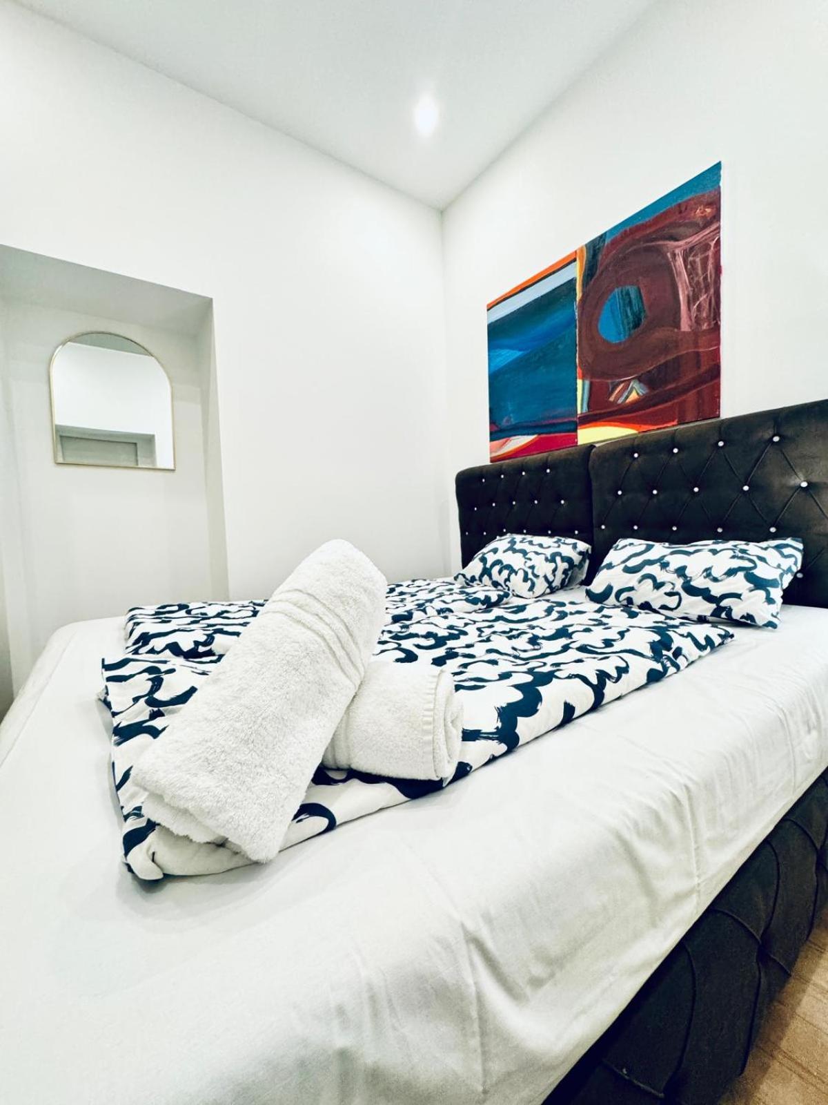 Convenient 4br Shared For 11p, 10 Min To Atzgersdorf Apartment