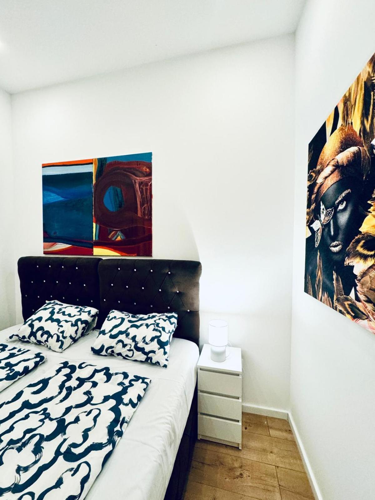 Convenient 4br Shared For 11p, 10 Min To Atzgersdorf Apartment Vienna