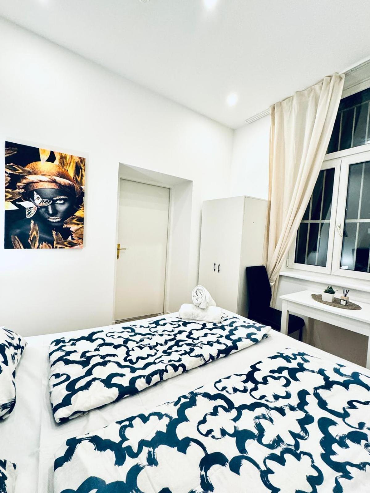 Convenient 4br Shared For 11p, 10 Min To Atzgersdorf Apartment *