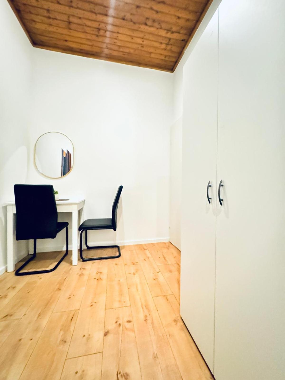 Convenient 4br Shared For 11p, 10 Min To Atzgersdorf Apartment