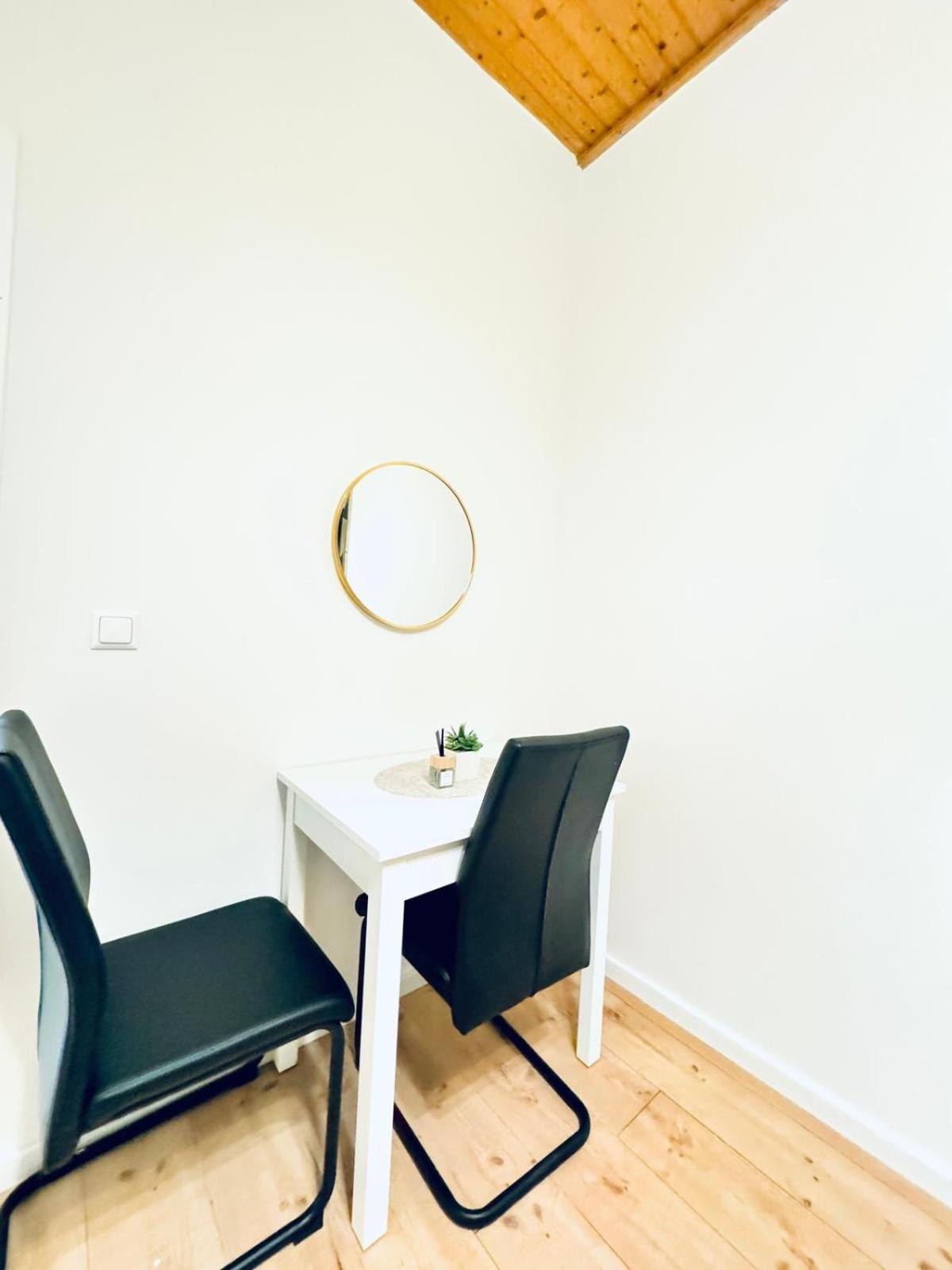 Apartment Convenient 4br Shared For 11p, 10 Min To Atzgersdorf *