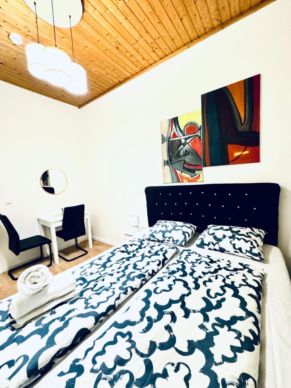 Convenient 4br Shared For 11p, 10 Min To Atzgersdorf Apartment Vienna