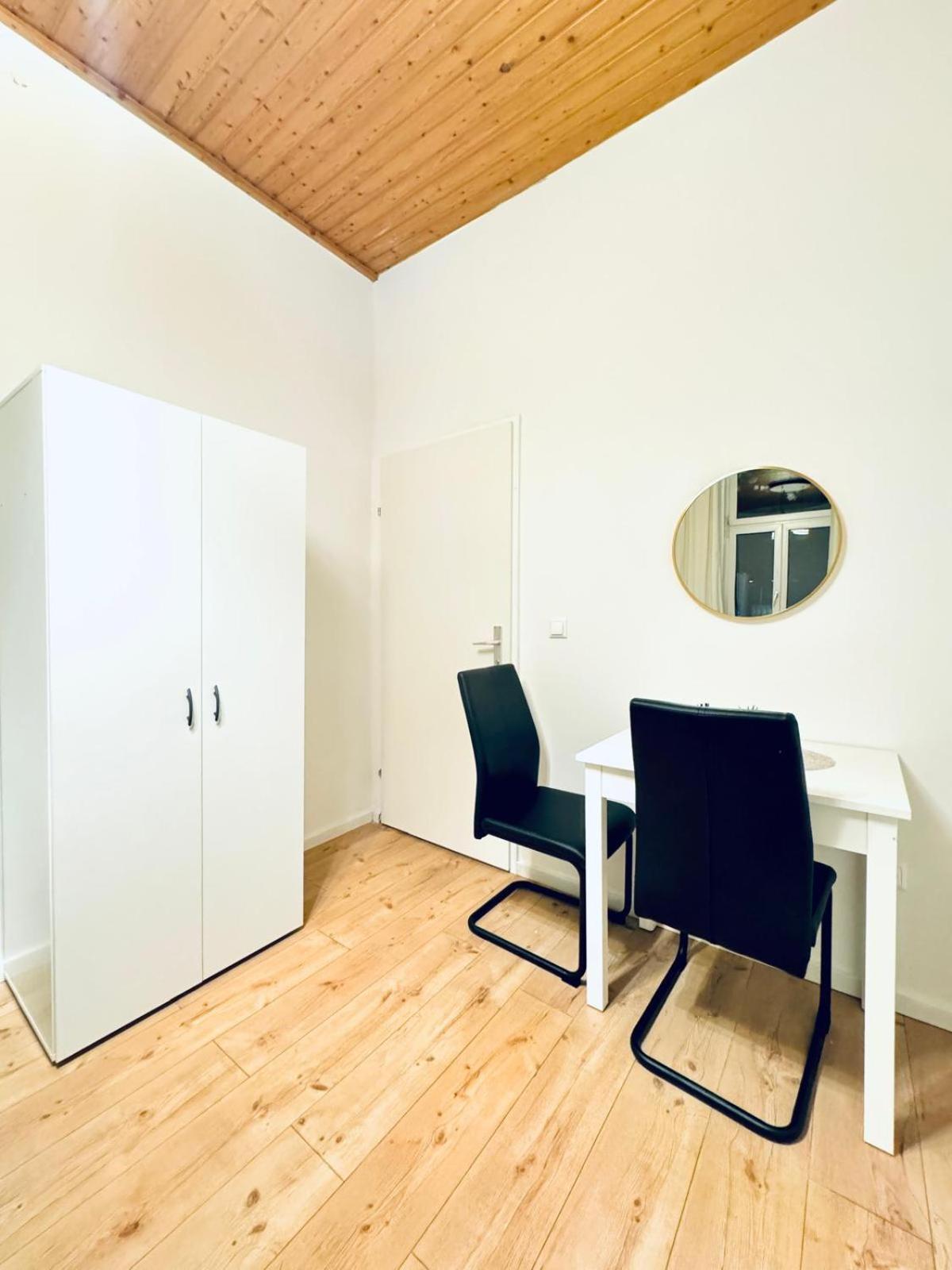 Convenient 4br Shared For 11p, 10 Min To Atzgersdorf Vienna