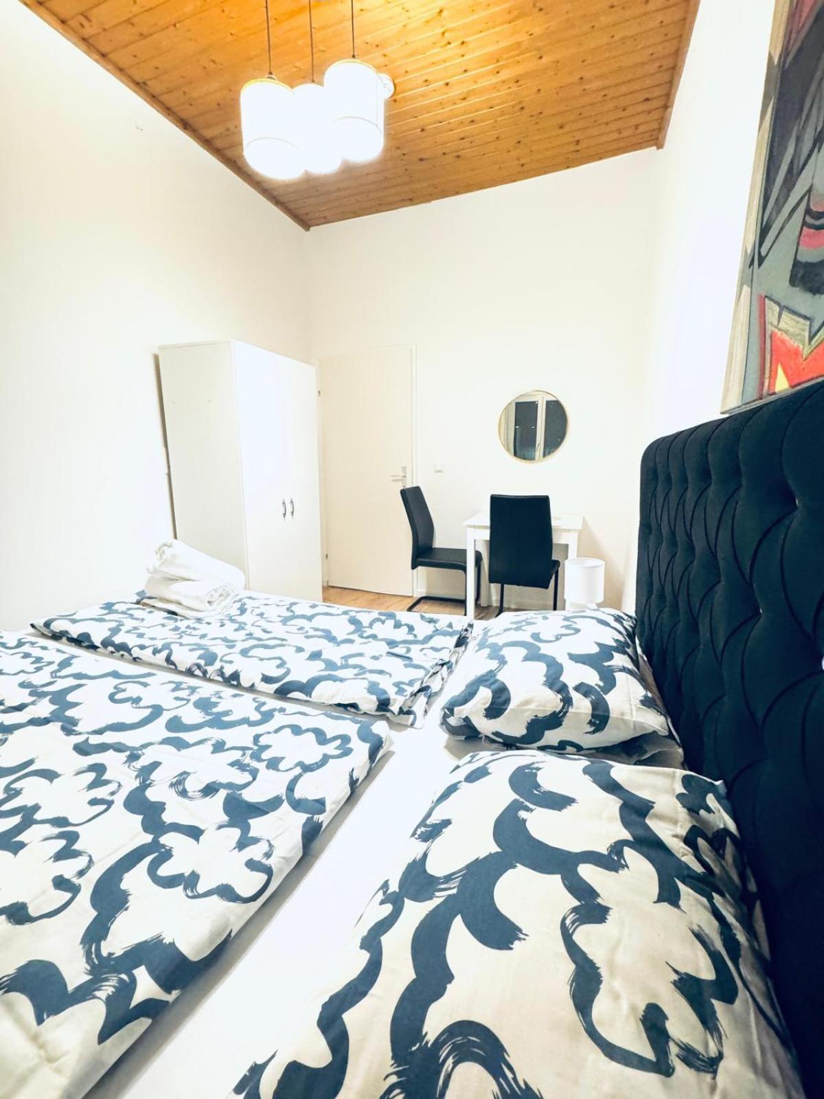 Convenient 4br Shared For 11p, 10 Min To Atzgersdorf * Vienna