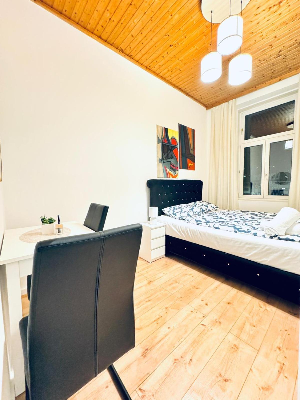 Convenient 4br Shared For 11p, 10 Min To Atzgersdorf Apartment Vienna