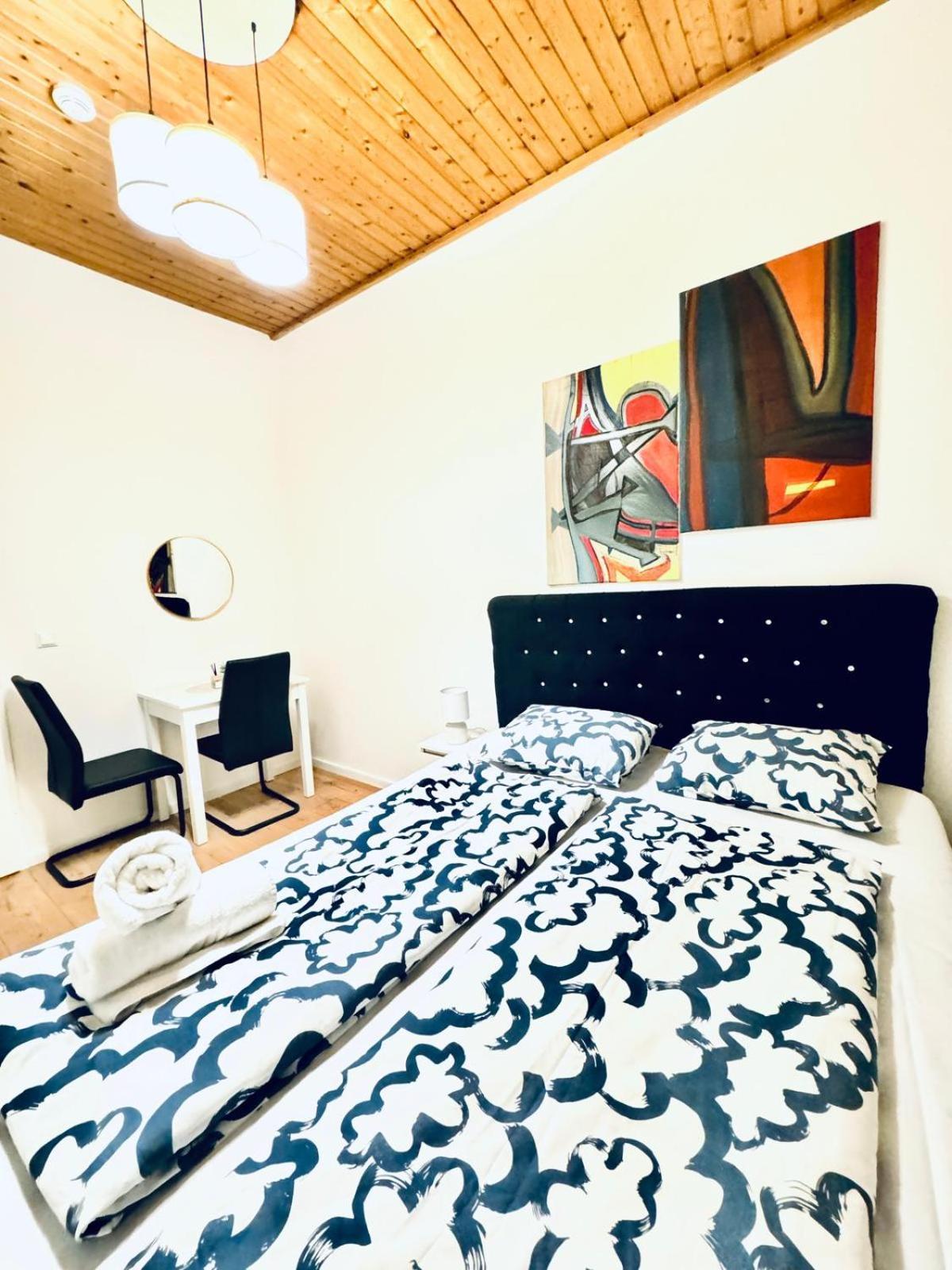 Apartment Convenient 4br Shared For 11p, 10 Min To Atzgersdorf Vienna