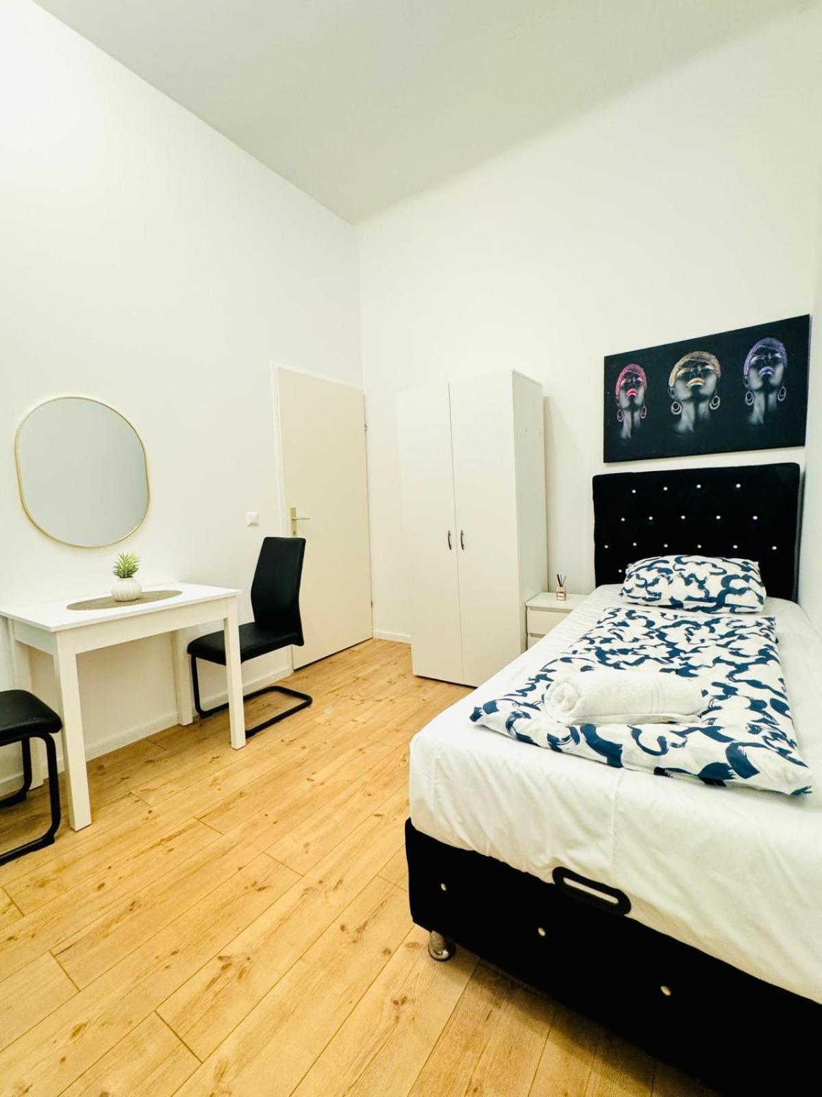 Apartment Convenient 4br Shared For 11p, 10 Min To Atzgersdorf