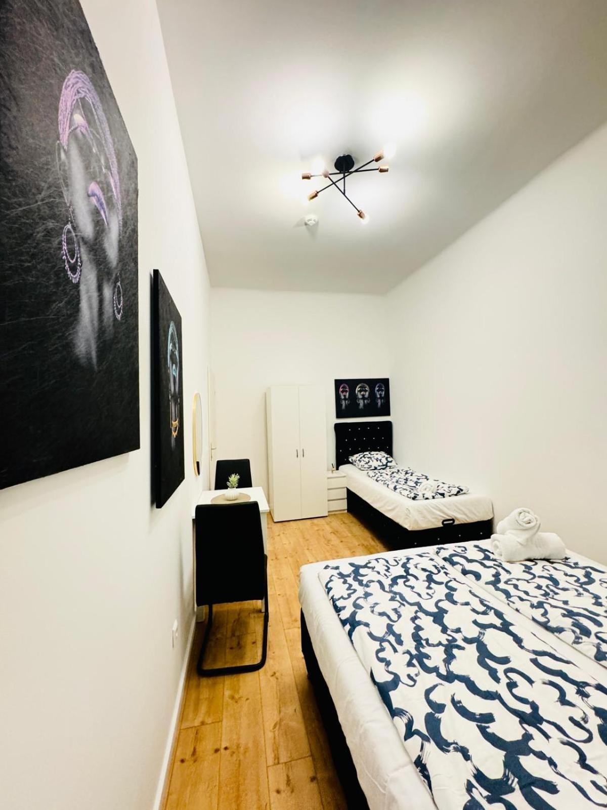 Apartment Convenient 4br Shared For 11p, 10 Min To Atzgersdorf Vienna