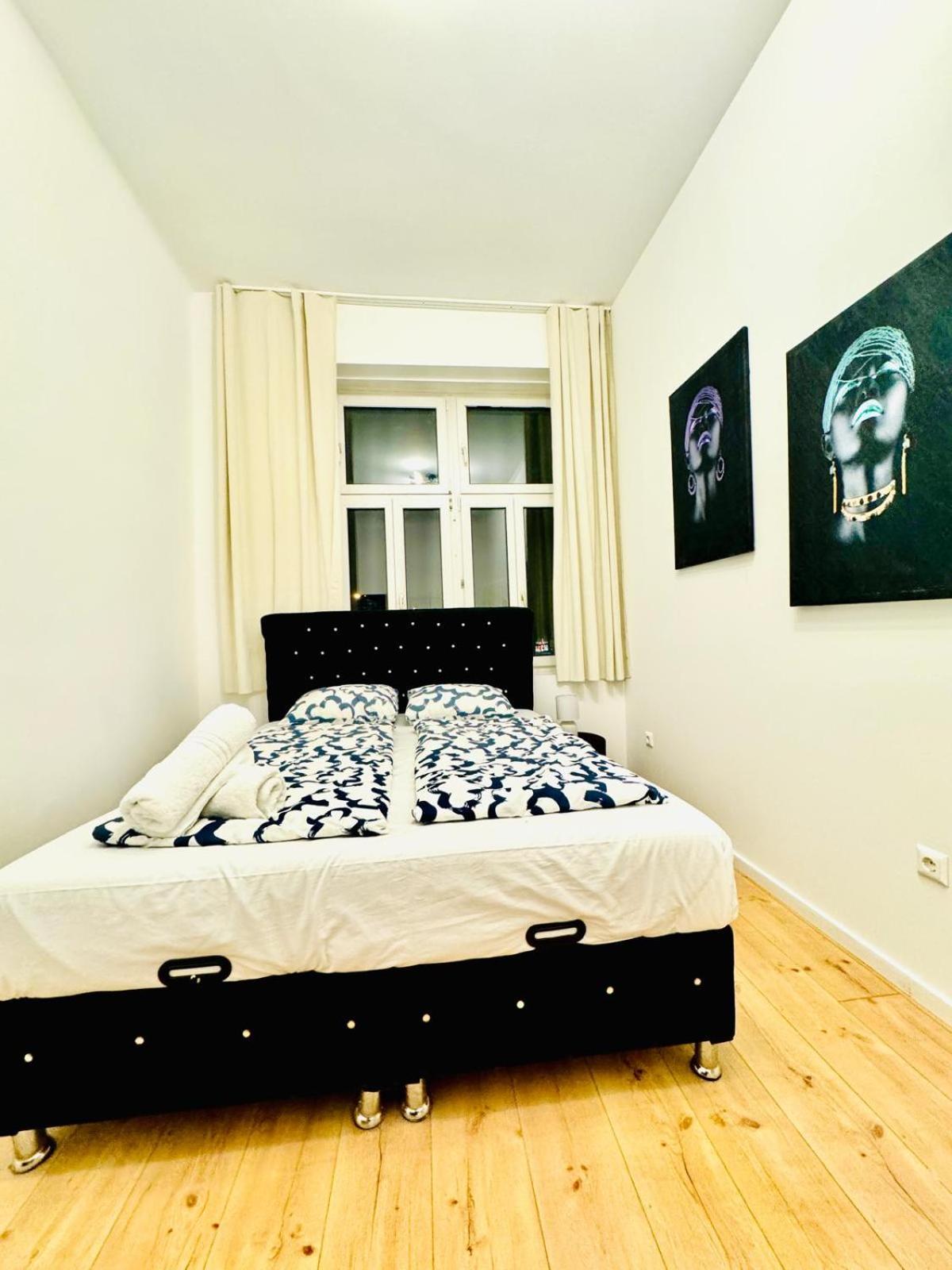 Apartment Convenient 4br Shared For 11p, 10 Min To Atzgersdorf *
