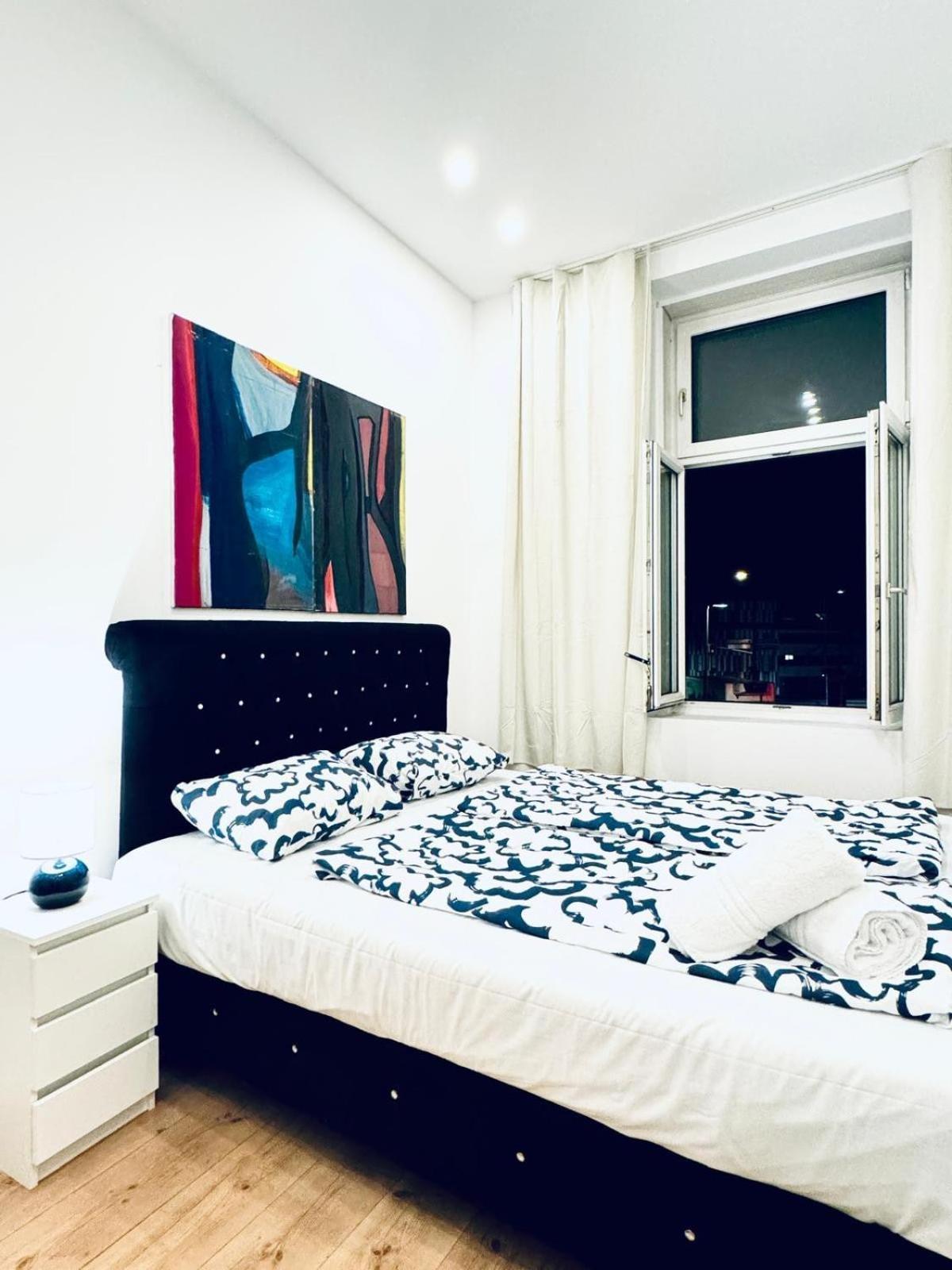 Convenient 4br Shared For 11p, 10 Min To Atzgersdorf Apartment