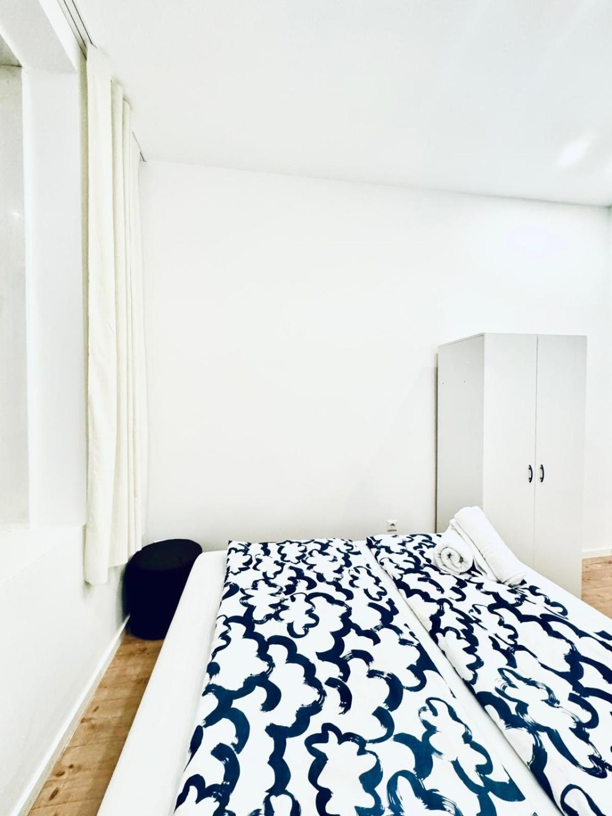 Convenient 4br Shared For 11p, 10 Min To Atzgersdorf Apartment