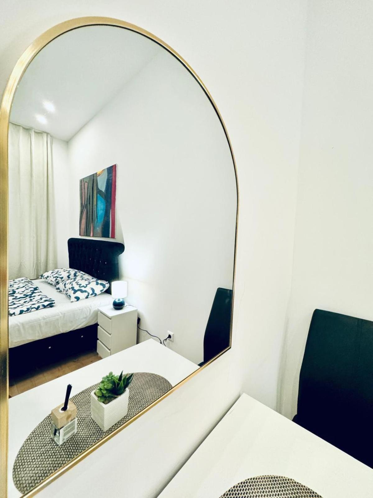 Convenient 4br Shared For 11p, 10 Min To Atzgersdorf Apartment *