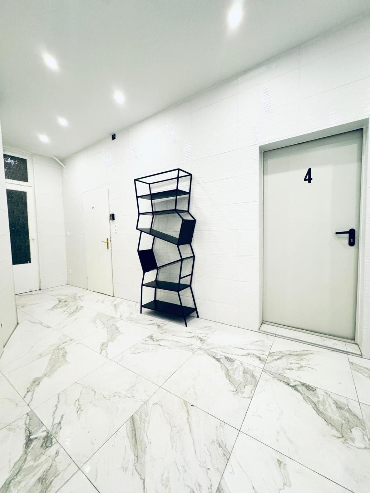 Convenient 4br Shared For 11p, 10 Min To Atzgersdorf Vienna