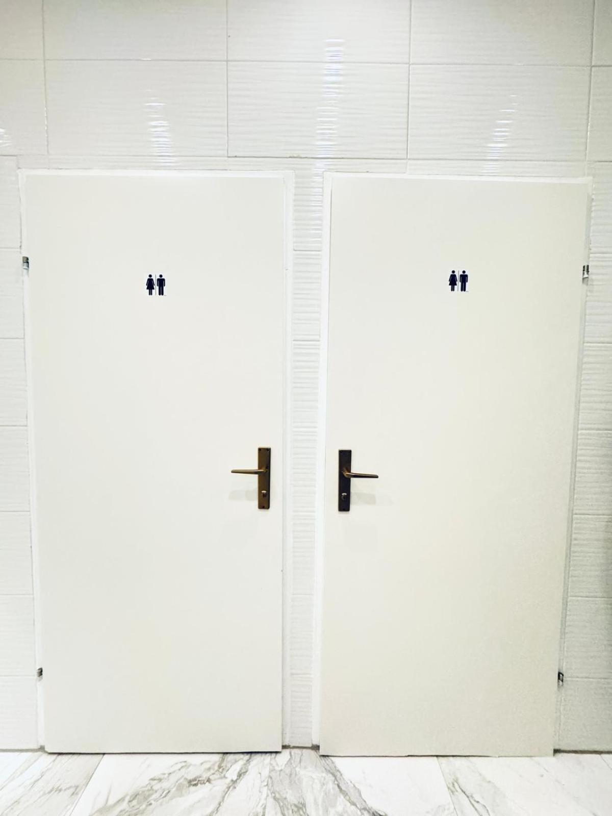 Convenient 4br Shared For 11p, 10 Min To Atzgersdorf Apartment *