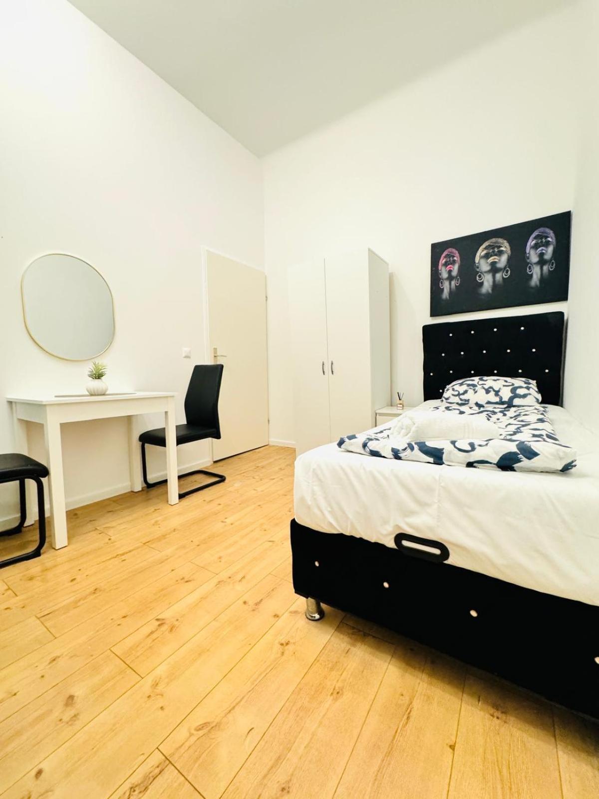 Apartment Convenient 4br Shared For 11p, 10 Min To Atzgersdorf Vienna
