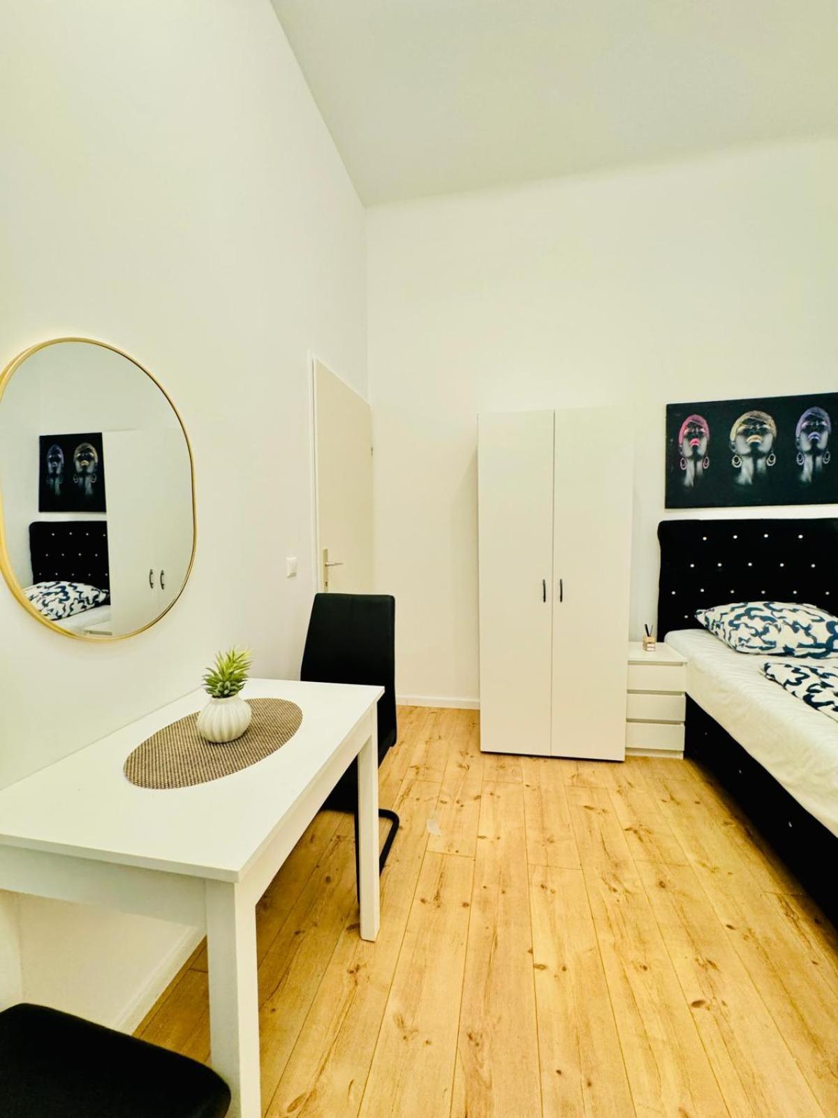 Convenient 4br Shared For 11p, 10 Min To Atzgersdorf Apartment *